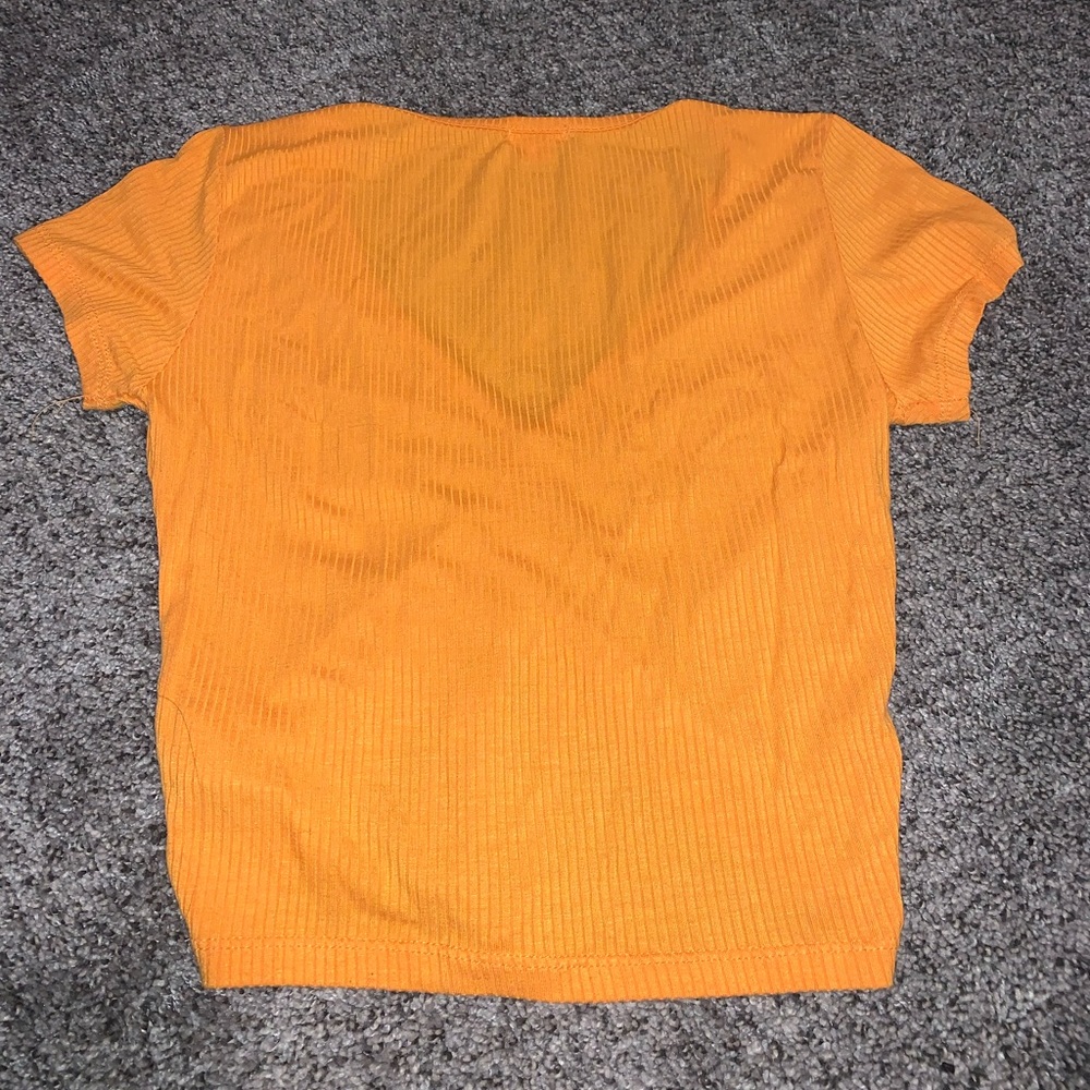 Crop top - Picture 2 of 3